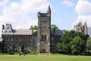 Study in Canada: 2021 University of Toronto Students Scholarships