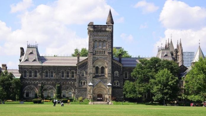 Study in Canada: 2021 University of Toronto Students Scholarships