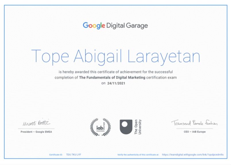 Despite busy schedule, Lady takes time to Learn UX Writing Online, Becomes Google Certified